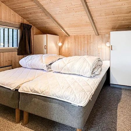 בית נופש Stunning In With Sauna *